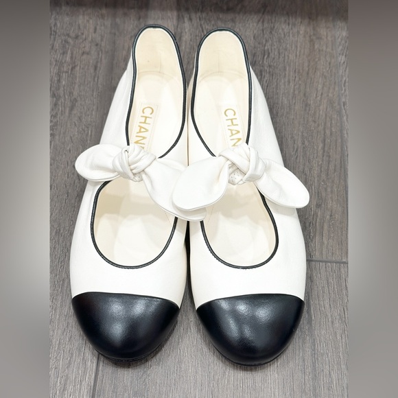 Chanel 2024 white ivory leather ballet flats with bow size 38 - Picture 2 of 16
